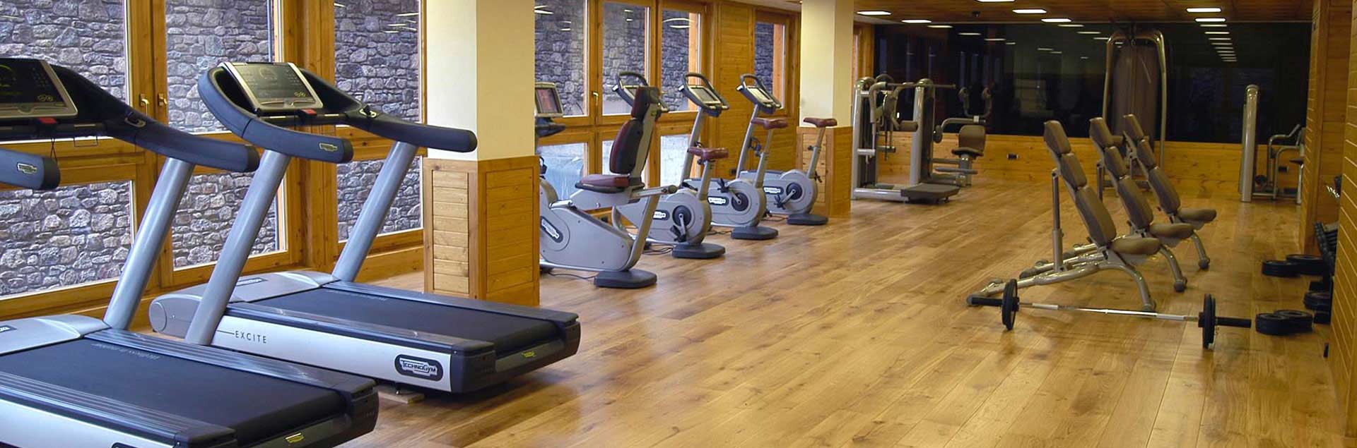 hotel de 4 estrellas con gimnasio incluido